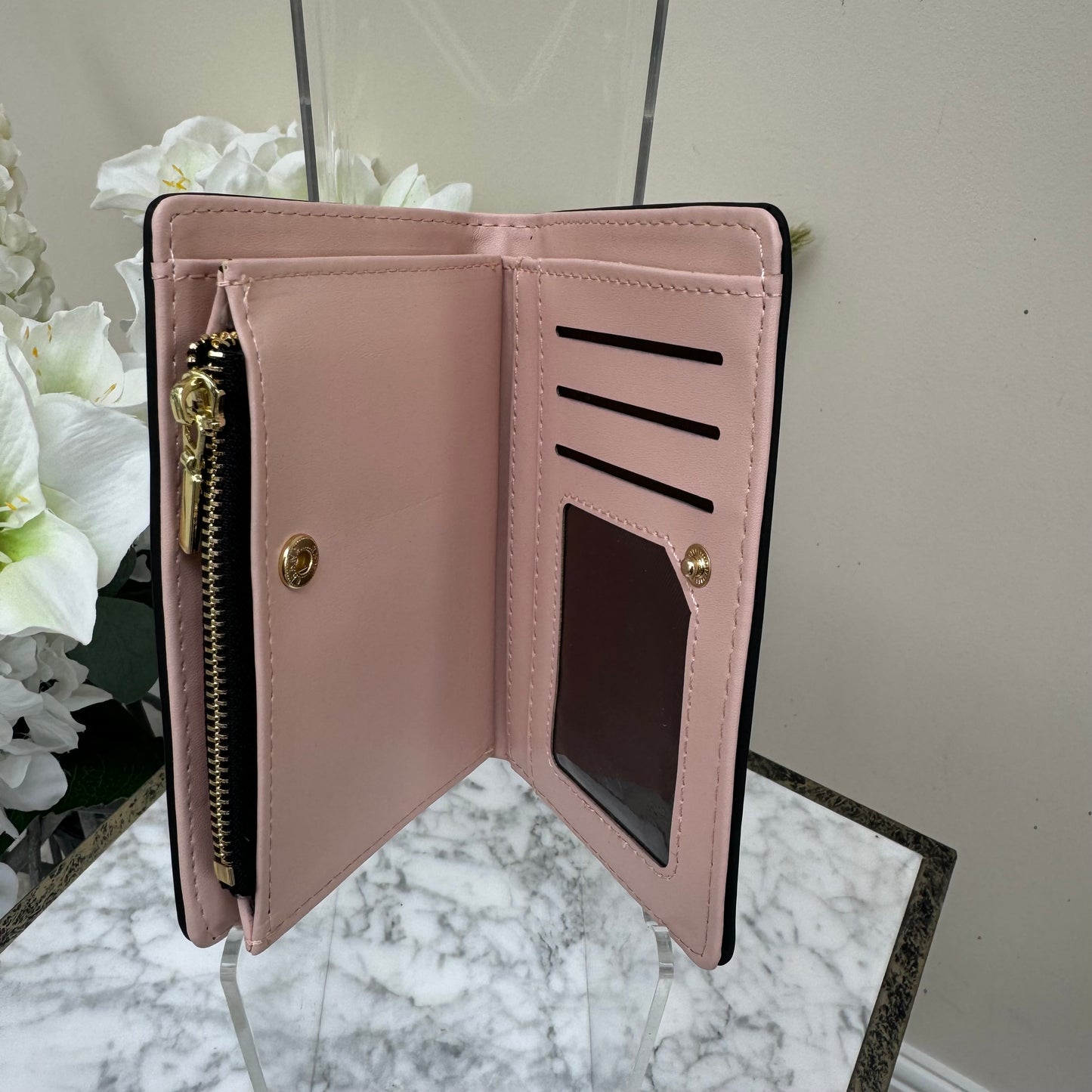 GHS 7234 Laser Cut Heart Front Purse
