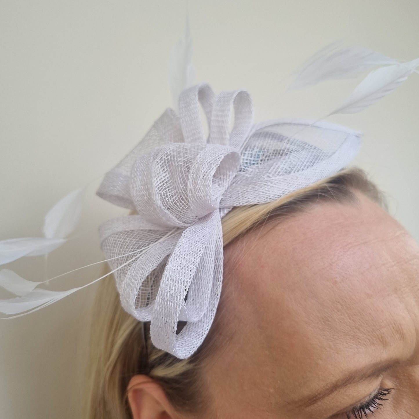 Max and Ellie BF6 Fascinator in White