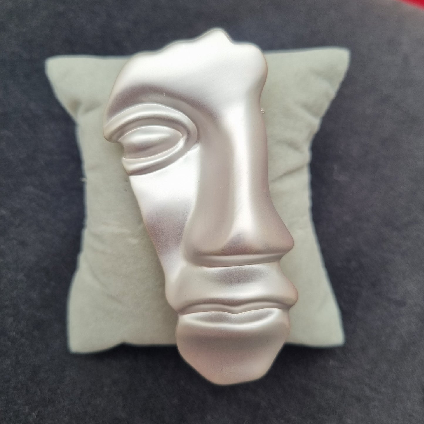 Tempest DH043B Silver Opera Mask Brooch