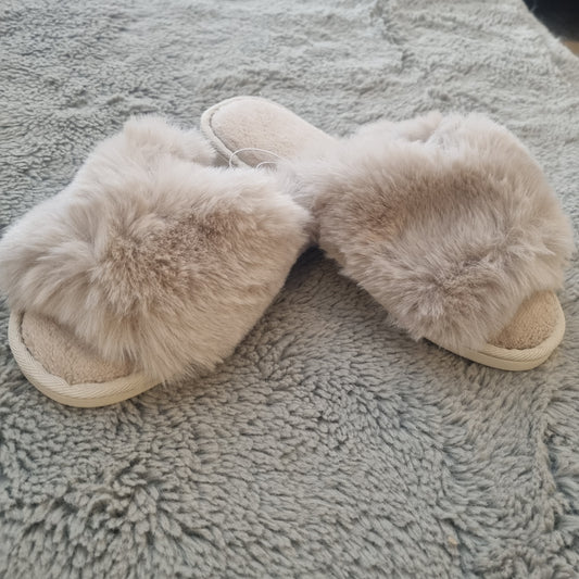 Rosita wide band faux fur slippers