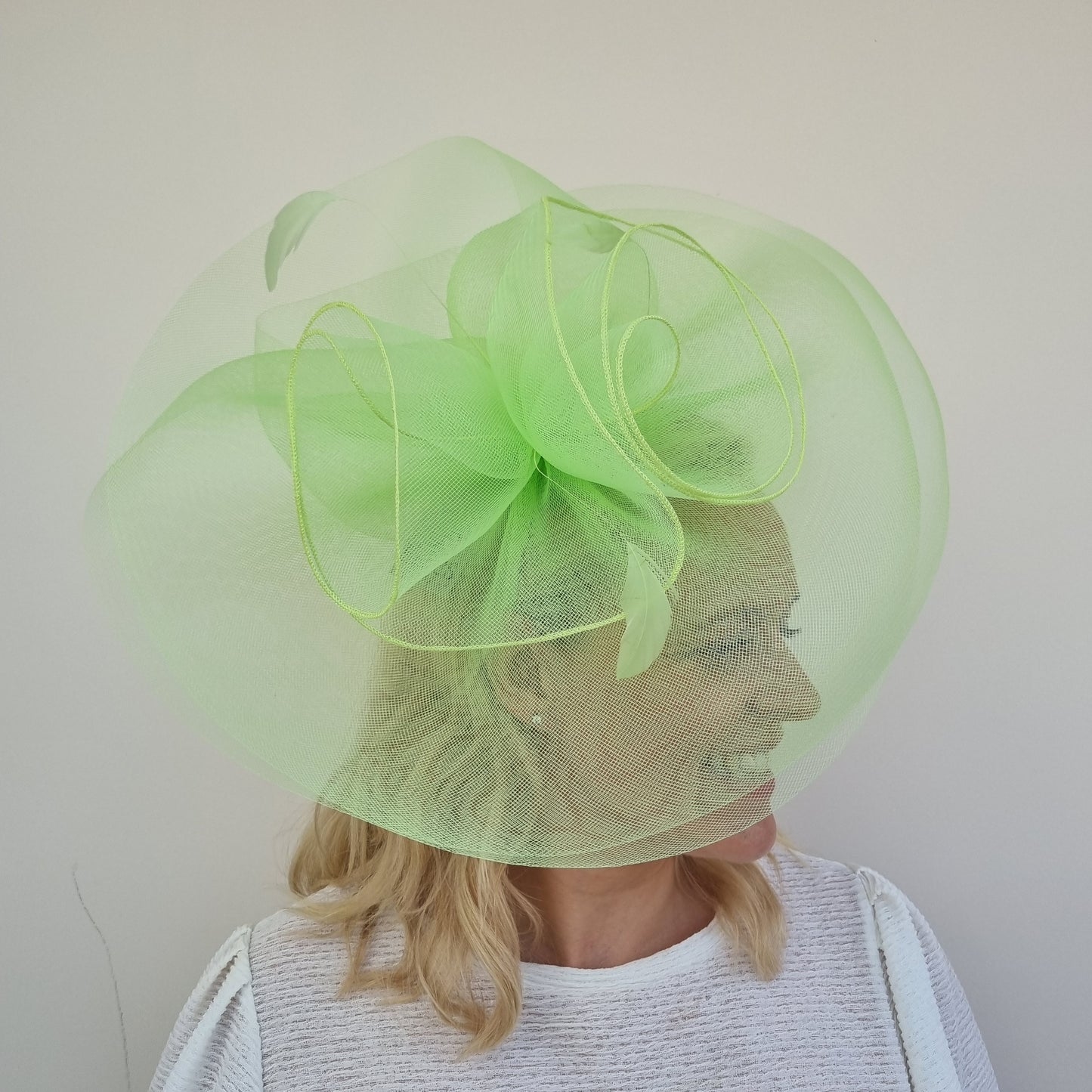 JBees JB24/13 Large Crin Hatinator in Greens