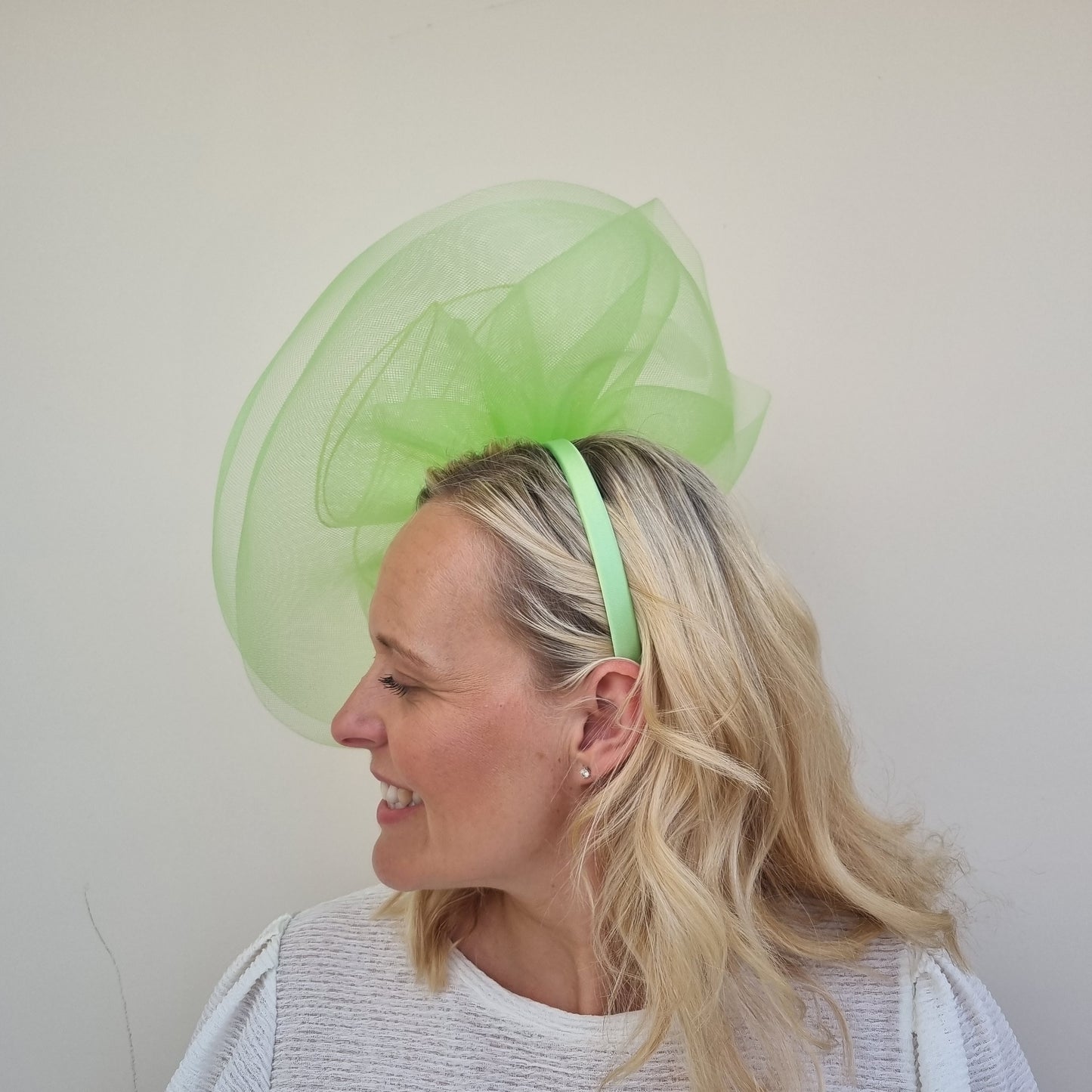JBees JB24/13 Large Crin Hatinator in Greens