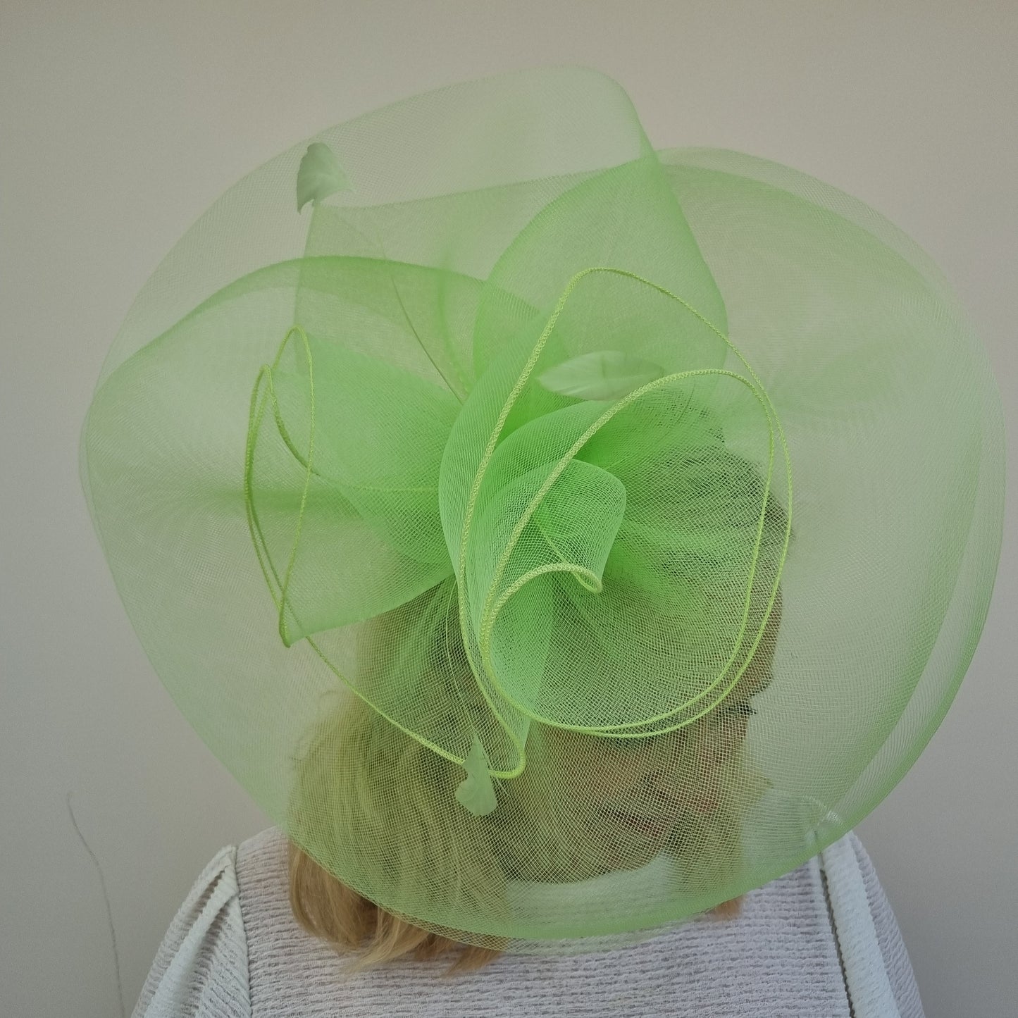 JBees JB24/13 Large Crin Hatinator in Greens