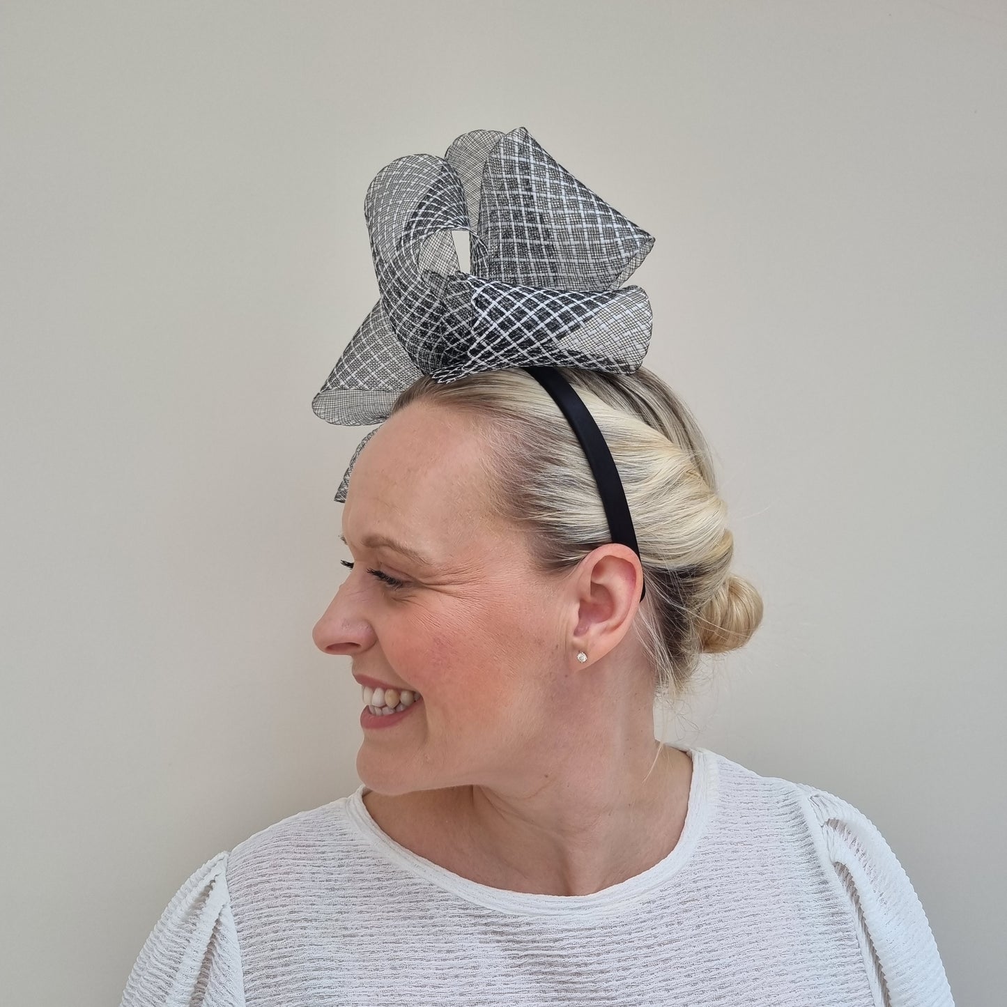 Boardmans Harlow Black and White Net Bow