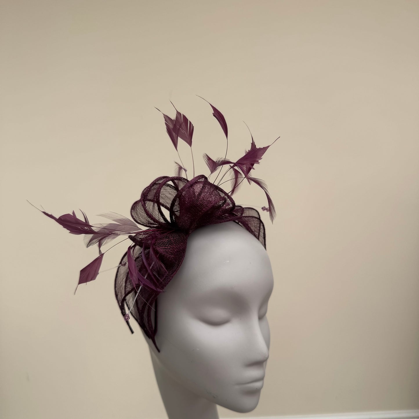J Bees JB23/318 Fascinator in Reds