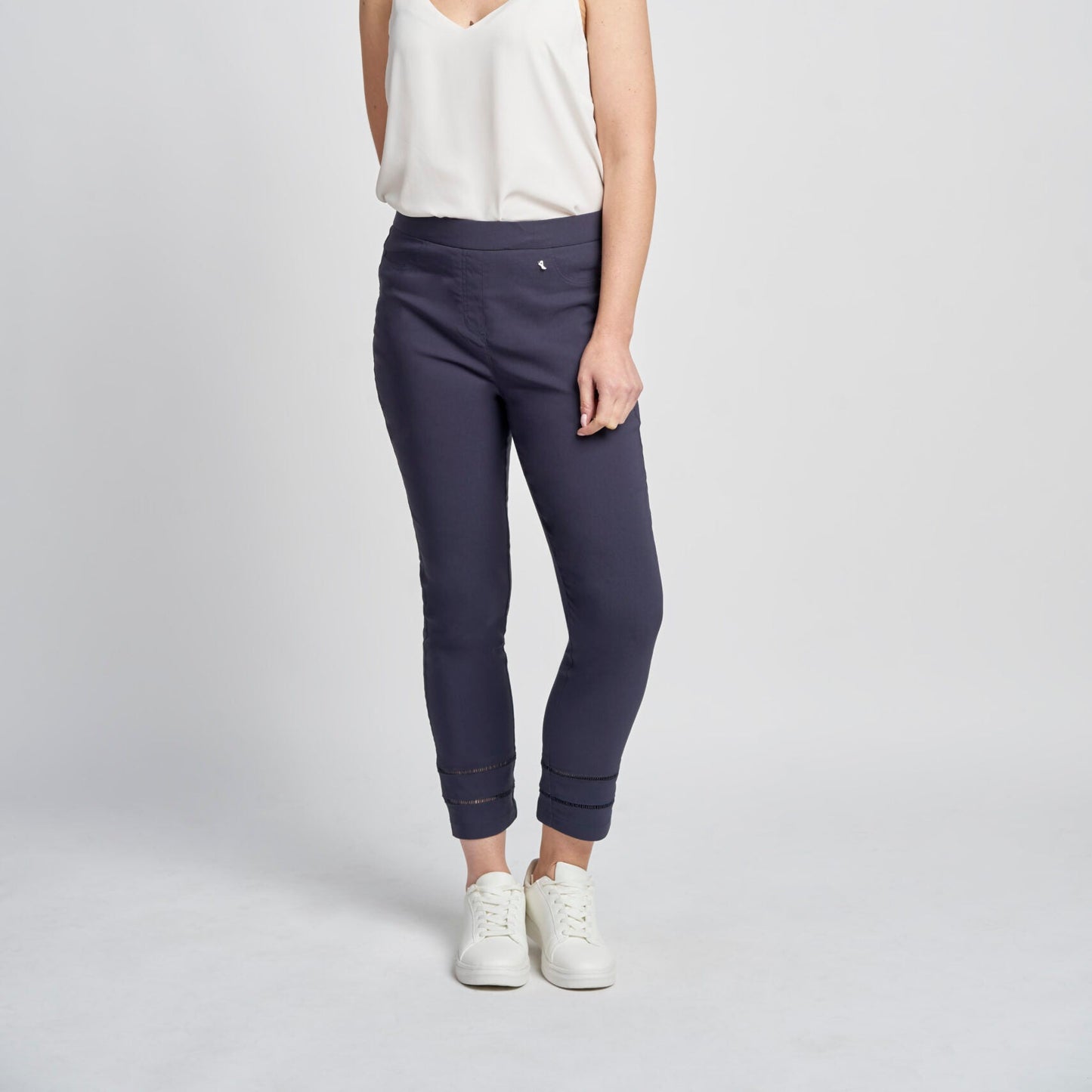 Pinns 632CT Regular Bengline Ankle grazer Hem detail