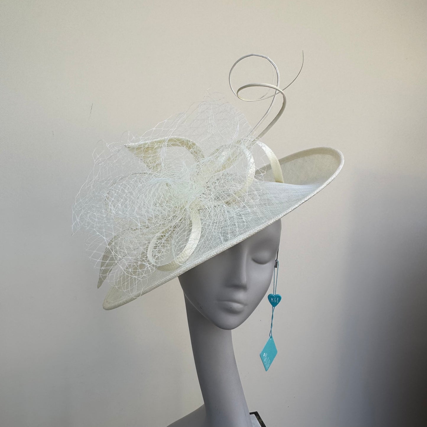 Max and Ellie LD7 Ivory Oval Disc Hatinator