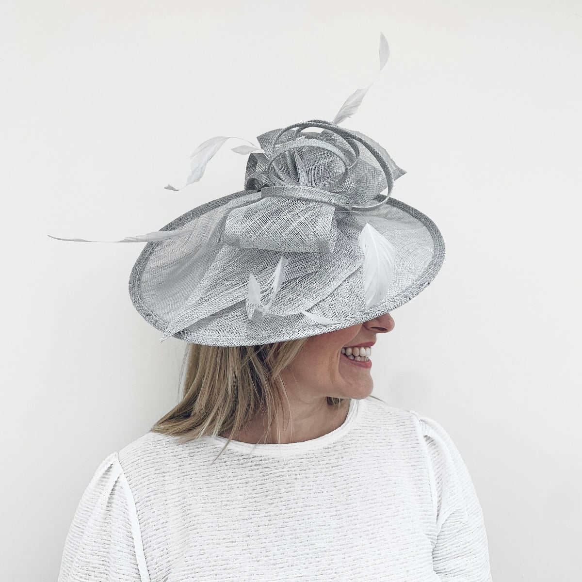 Max and Ellie FD7 Silver and Grey Large Hatinator