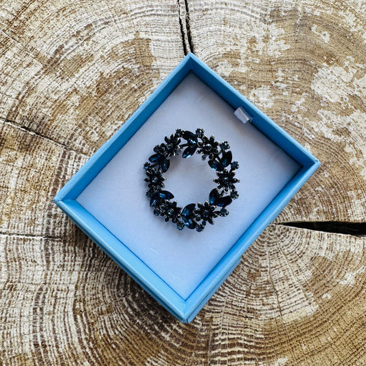 Byzantium K720 Navy Blue Wreath Brooch