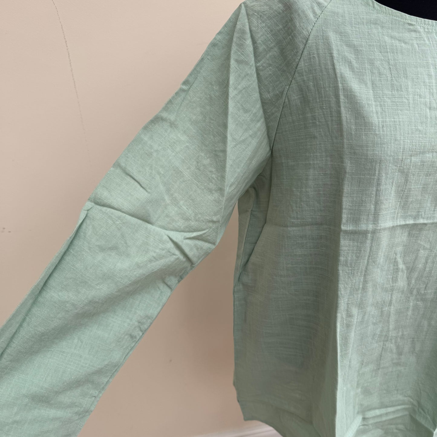 Passion Linen long Sleeve Round Neck Top