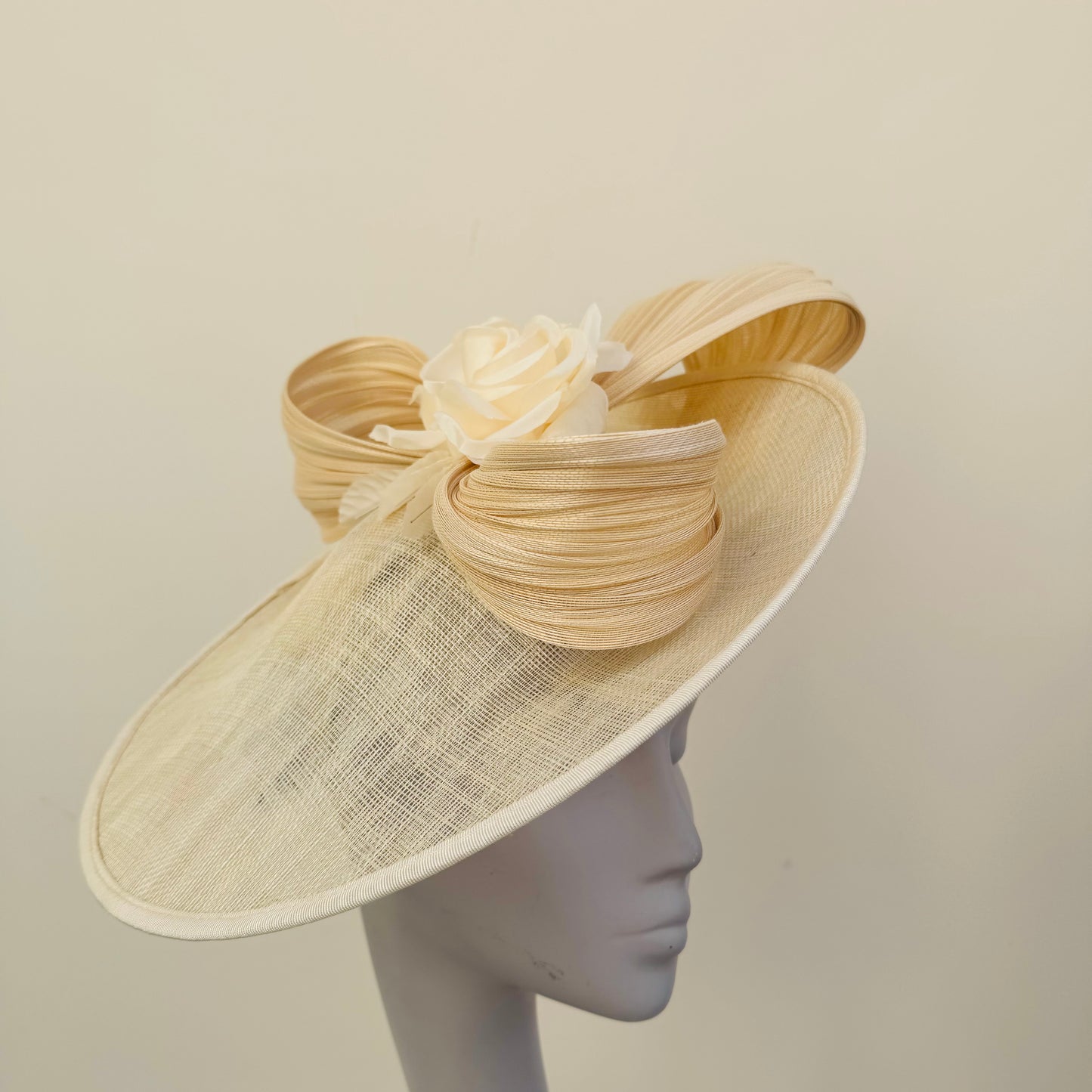 J Bees JB25/59 Champagne Gold Disc Hatinator with Ribbon and Rose Detail