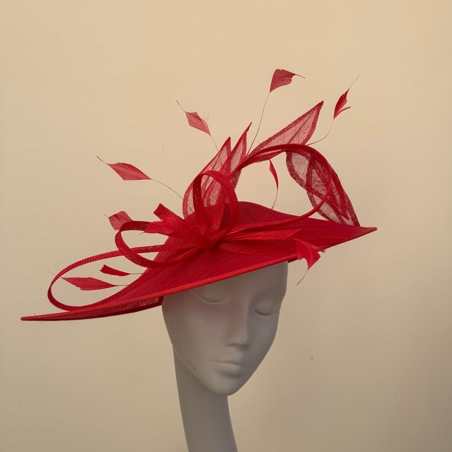 J Bees JB25/79 Poppy Red Tear Drop Large Hatinator