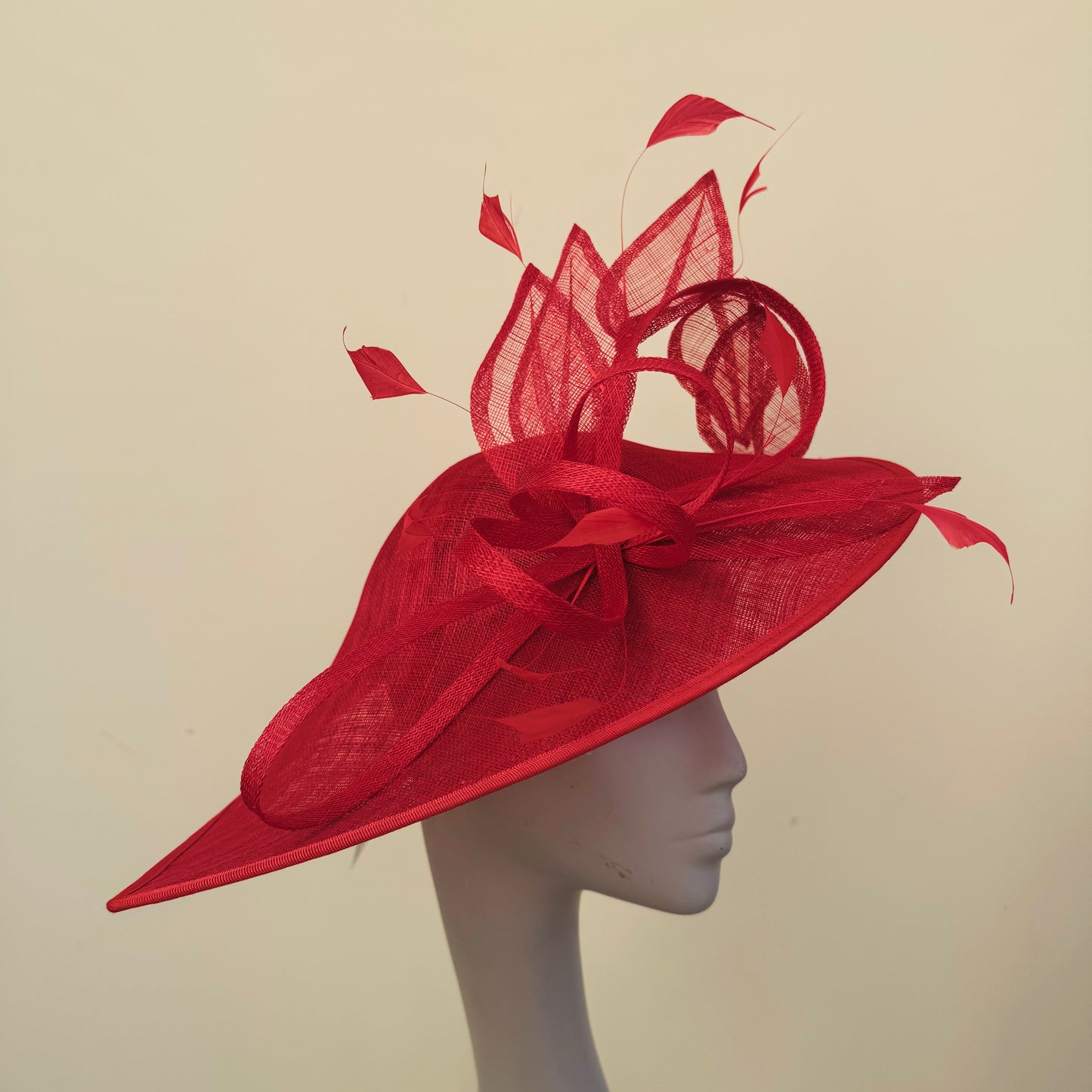 J Bees JB25/79 Poppy Red Tear Drop Large Hatinator