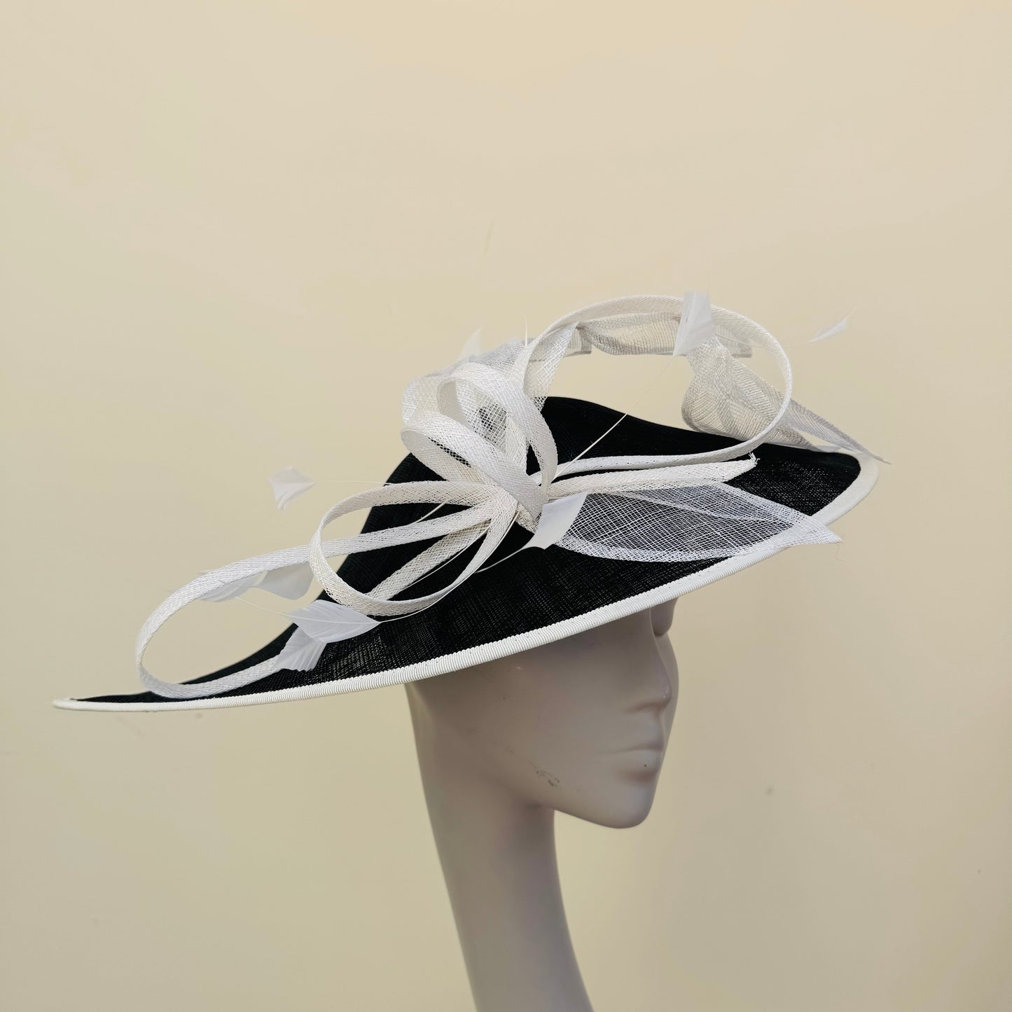 J Bees JB25/79 Black/White Tear Drop Large Hatinator
