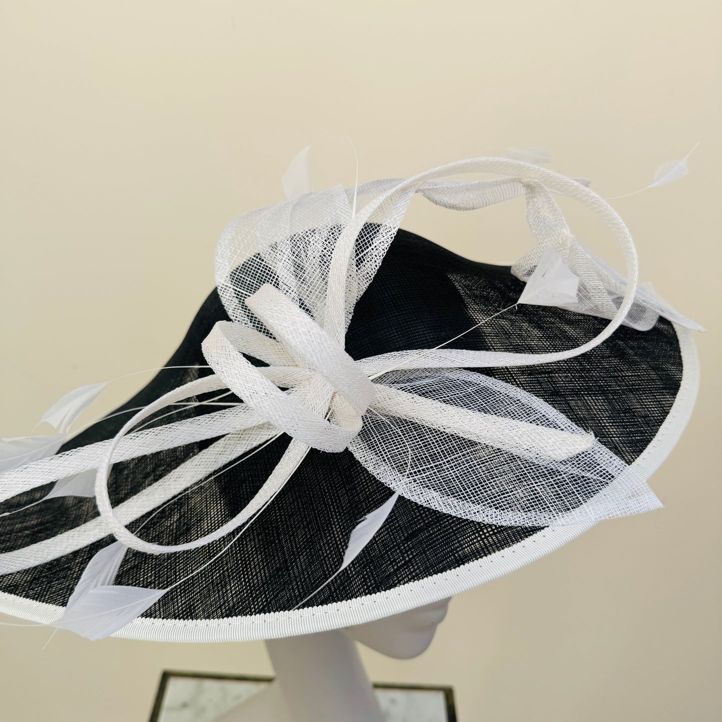 J Bees JB25/79 Black/White Tear Drop Large Hatinator