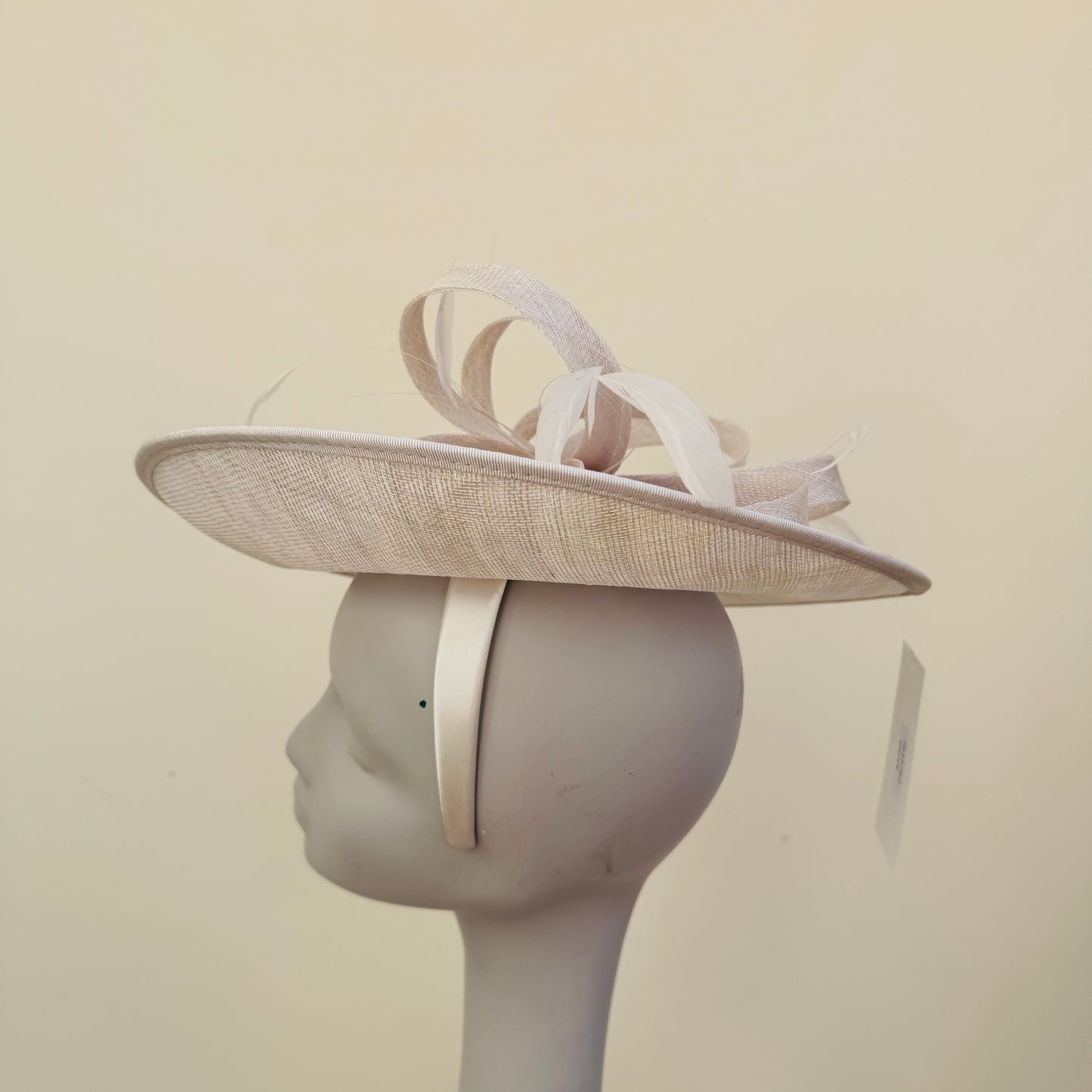 J Bees JB25/62 Dove Mist Grey Circle Disc Hatinator