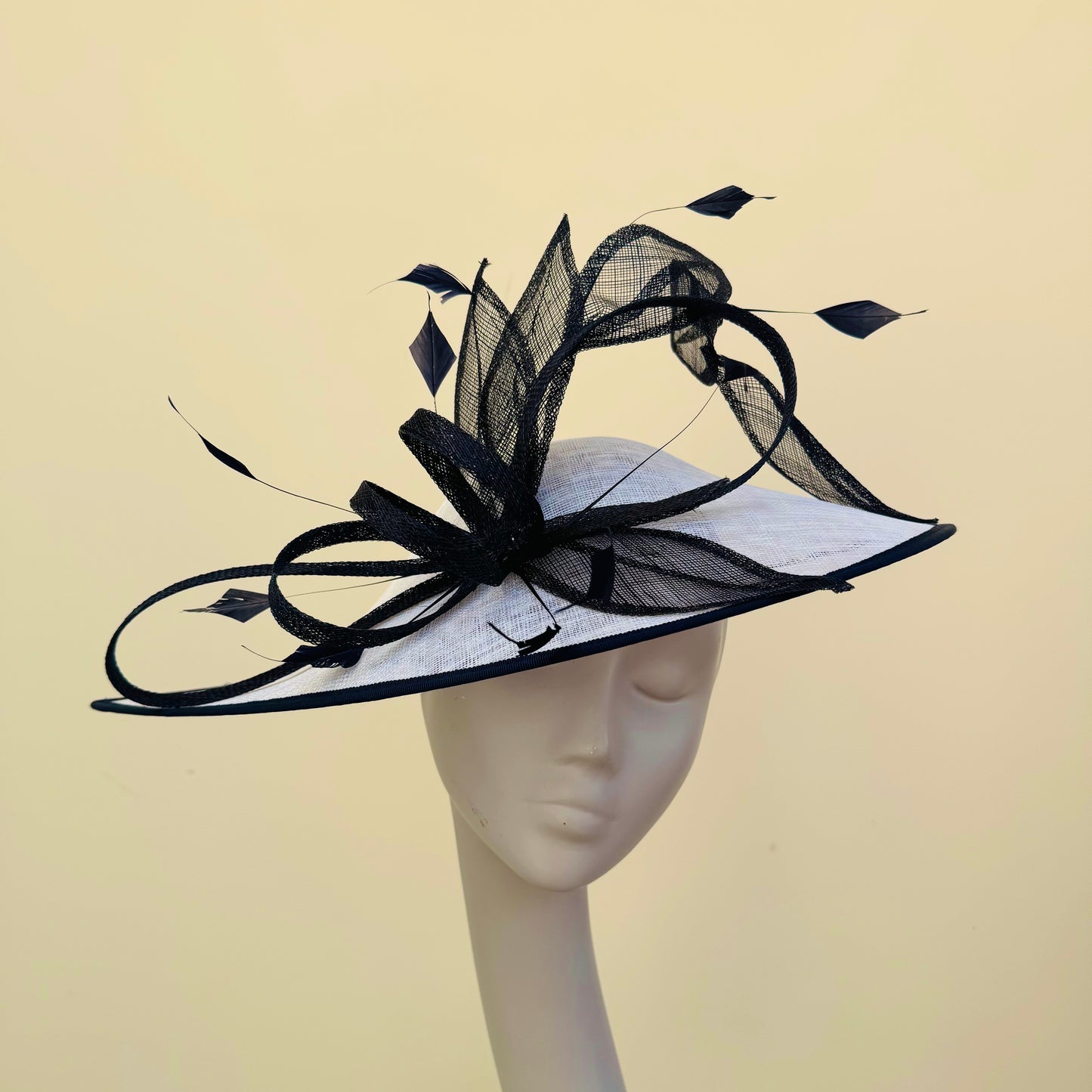 J Bees JB25/79 White/Navy Tear Drop Large Hatinator