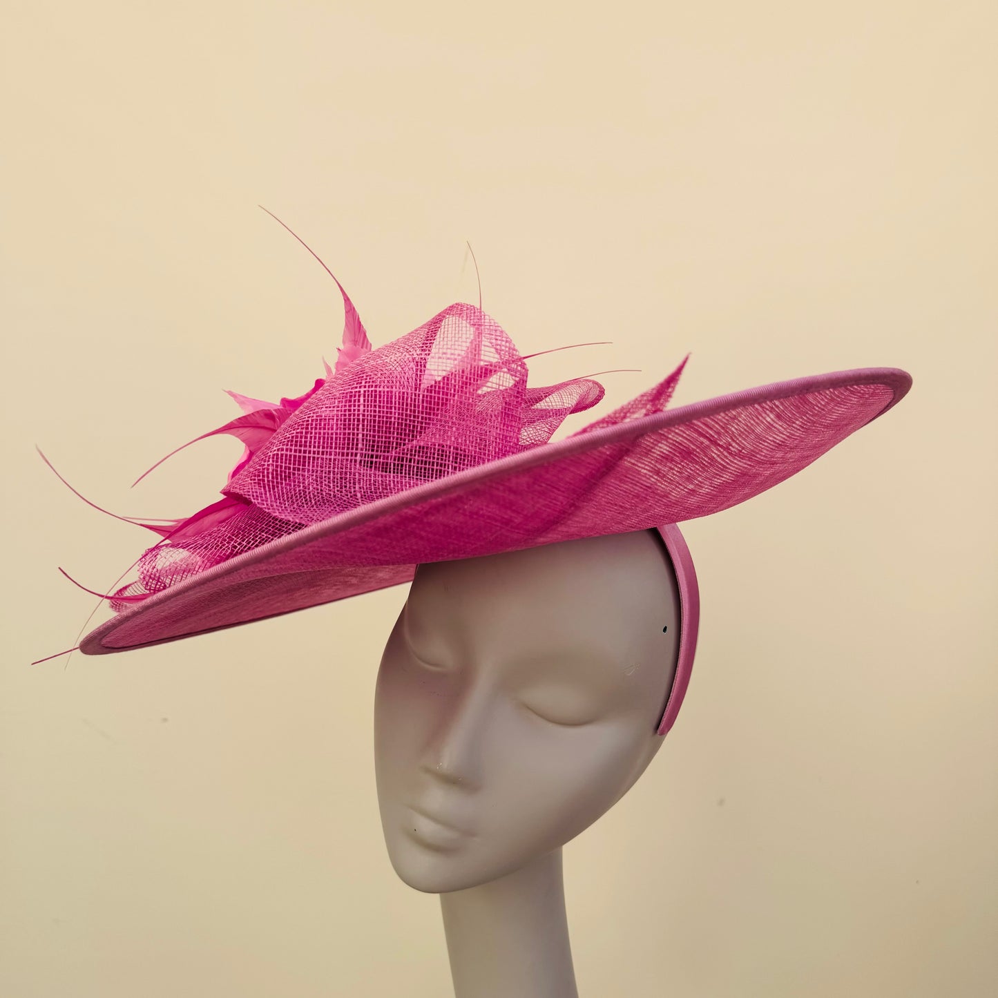 J Bees JB24/38 Tulip Hatinator with Large Flower Detail