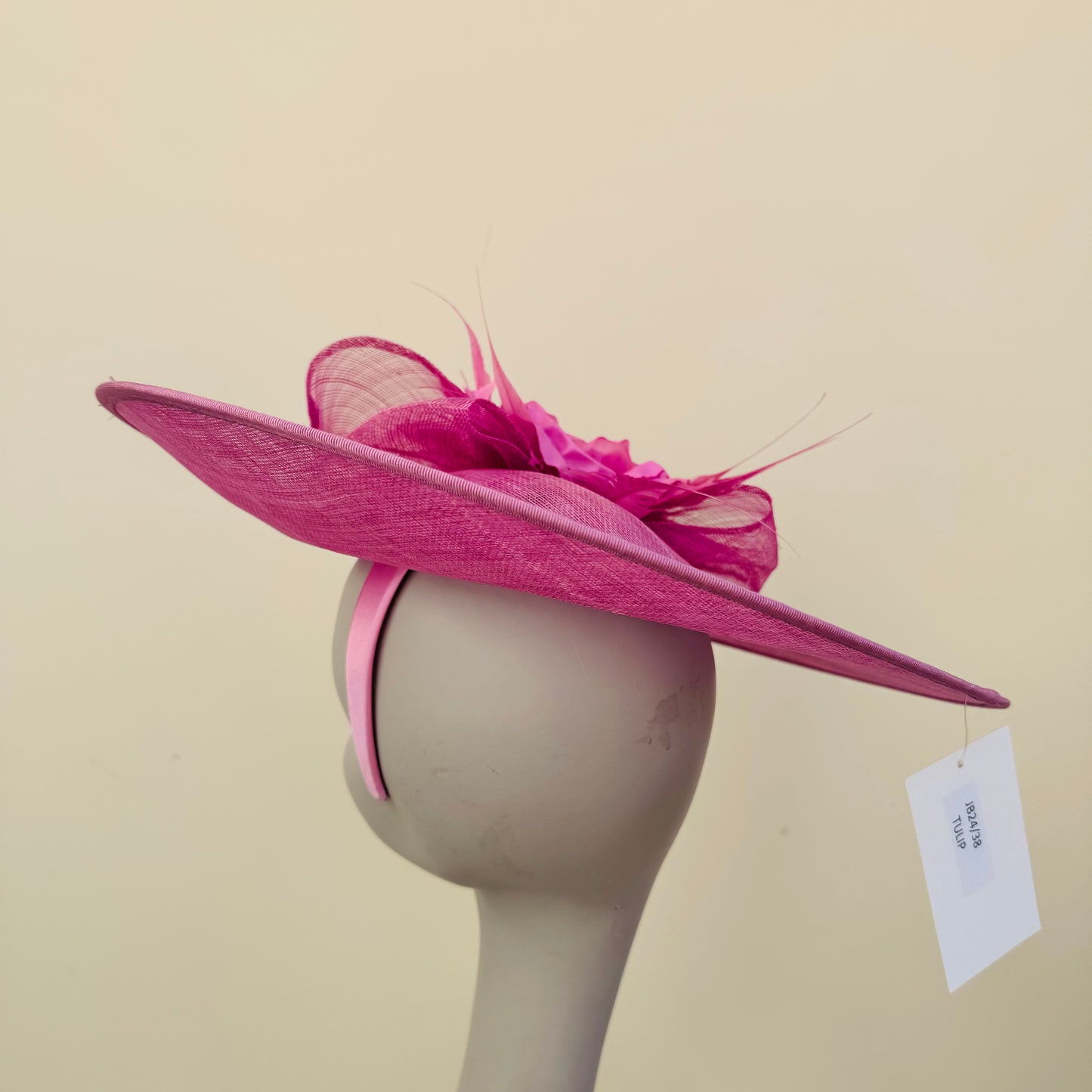 J Bees JB24/38 Tulip Hatinator with Large Flower Detail