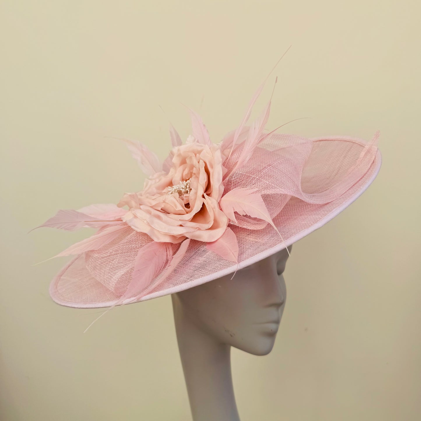 J Bees JB24/38 Peony Pink Hatinator with Large Flower Detail