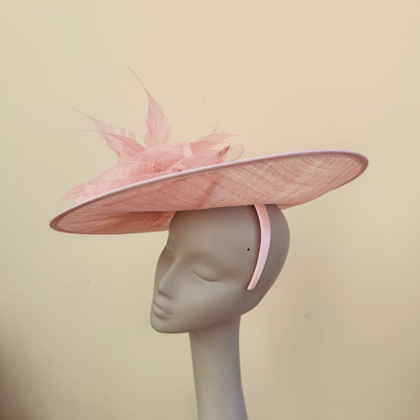 J Bees JB24/38 Peony Pink Hatinator with Large Flower Detail