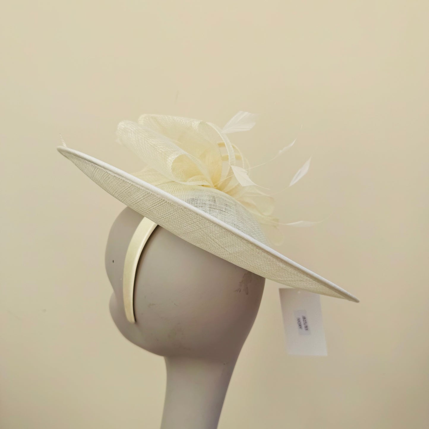 J Bees JB25/83 Ivory Cream Circular Bow Hatinator Disc