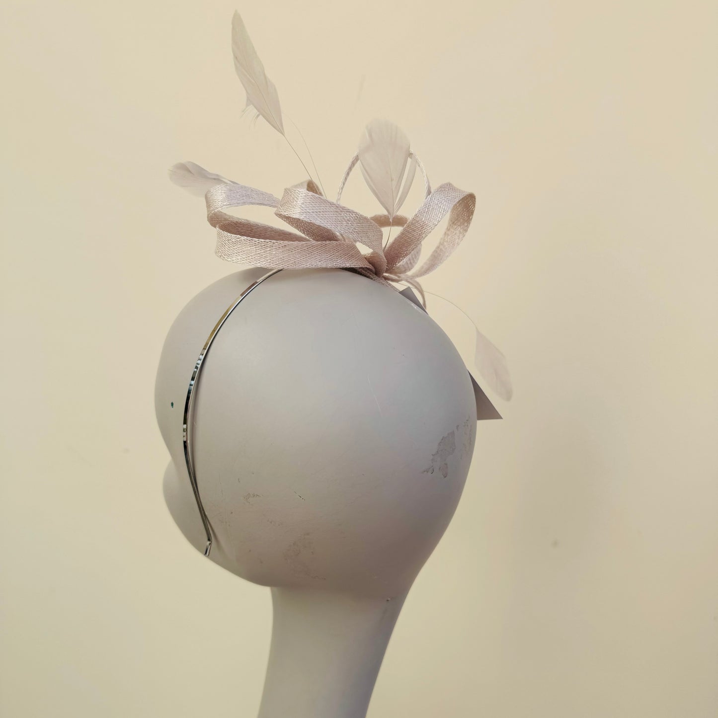 J Bees JB22/238 Dove Fascinator
