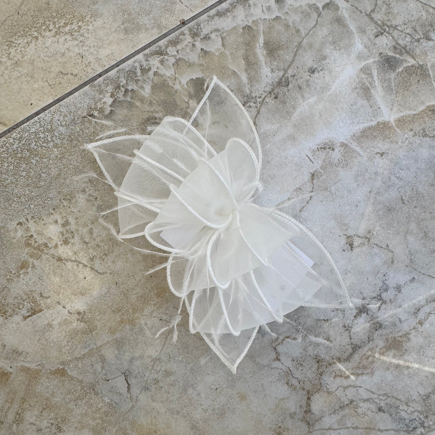 J Bees 9826 Ivory Clip Fascinator