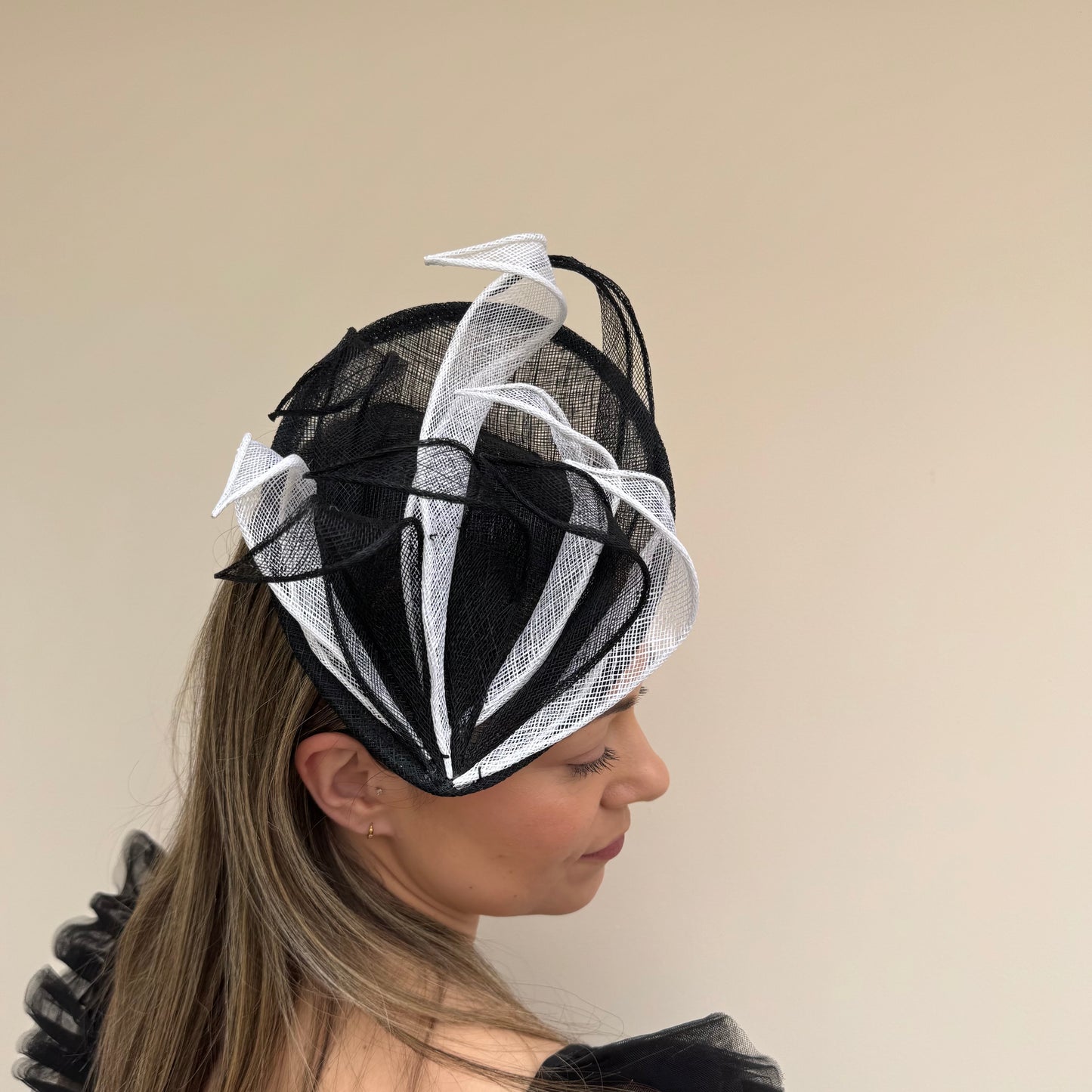 Failsworth 126 Sinamay Hatinaotor Black/White