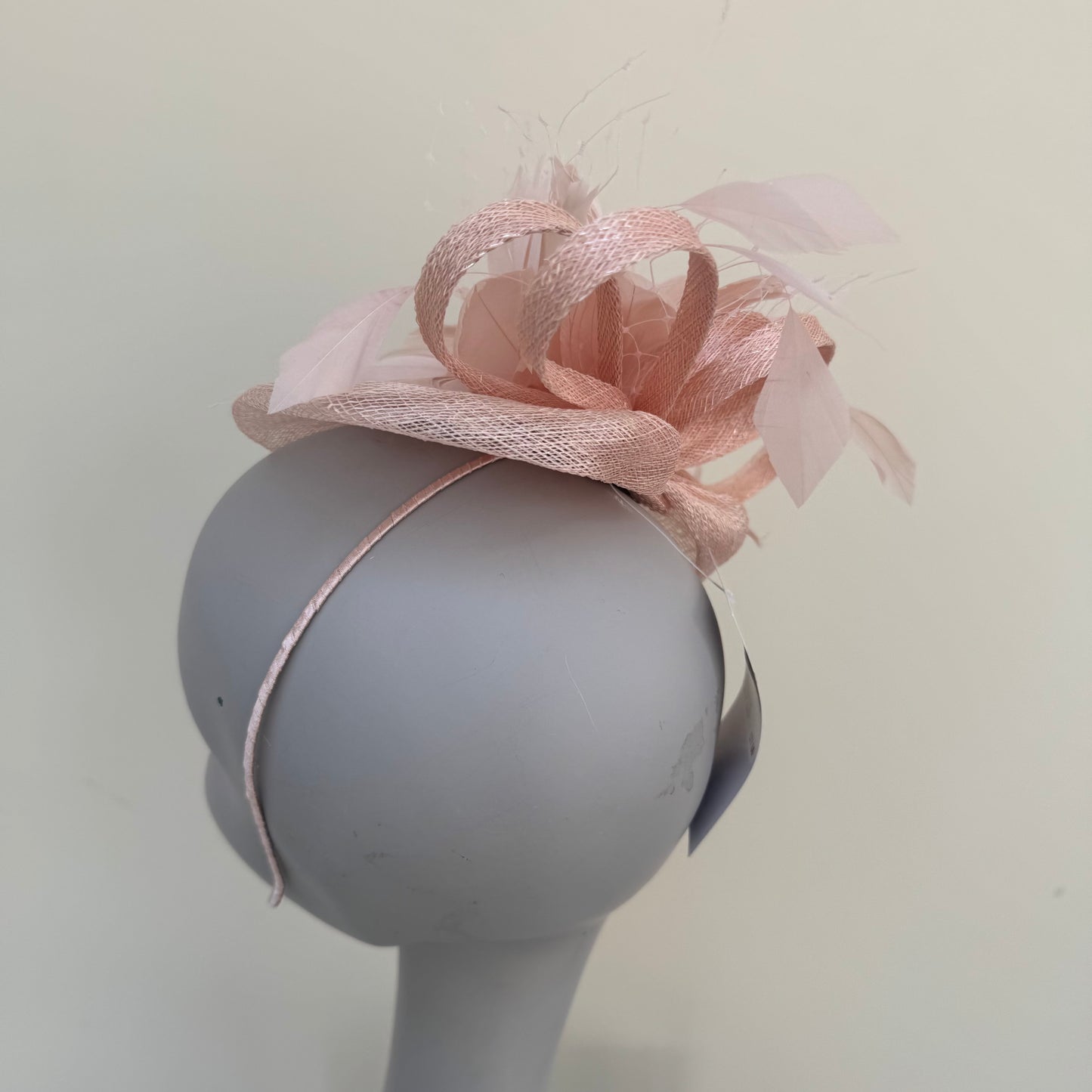 JBees JB18/040 Fascinator with net in Pinks