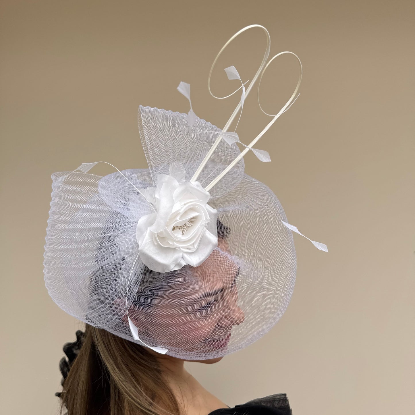 J Bees JB26/114 White Mesh Fascinator