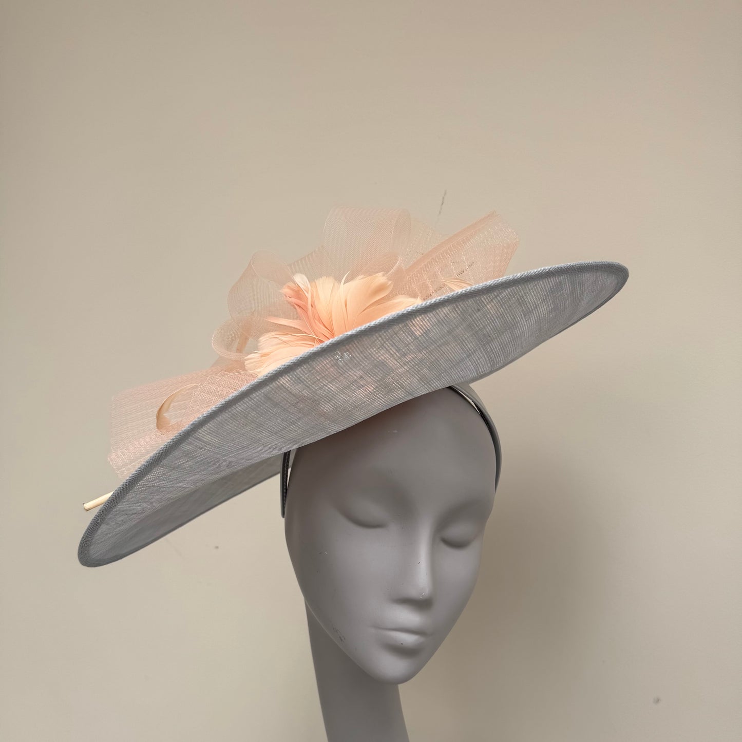 Nigel Rayment 18009 Sky Grey and Blush Peach Hatinator