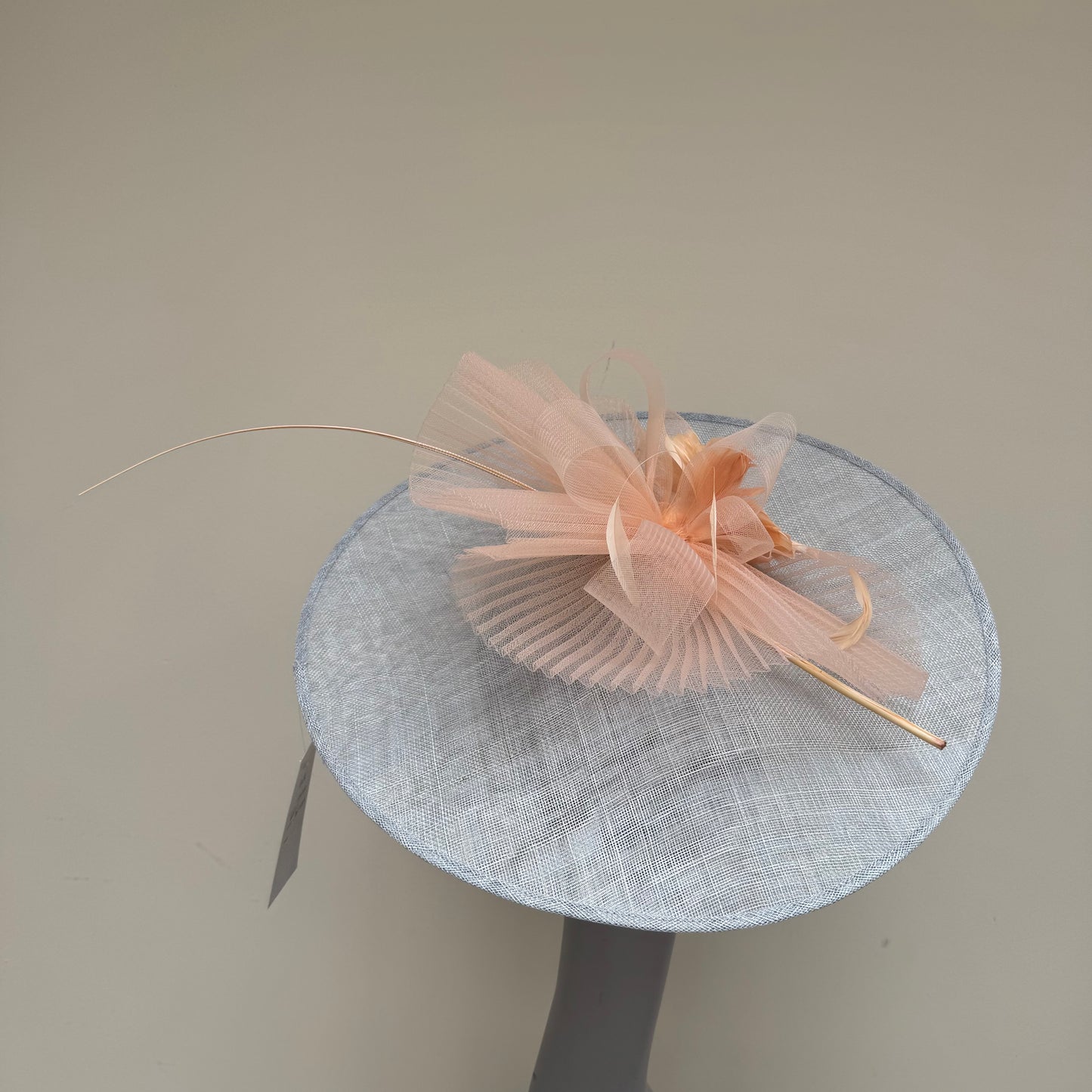 Nigel Rayment 18009 Sky Grey and Blush Peach Hatinator