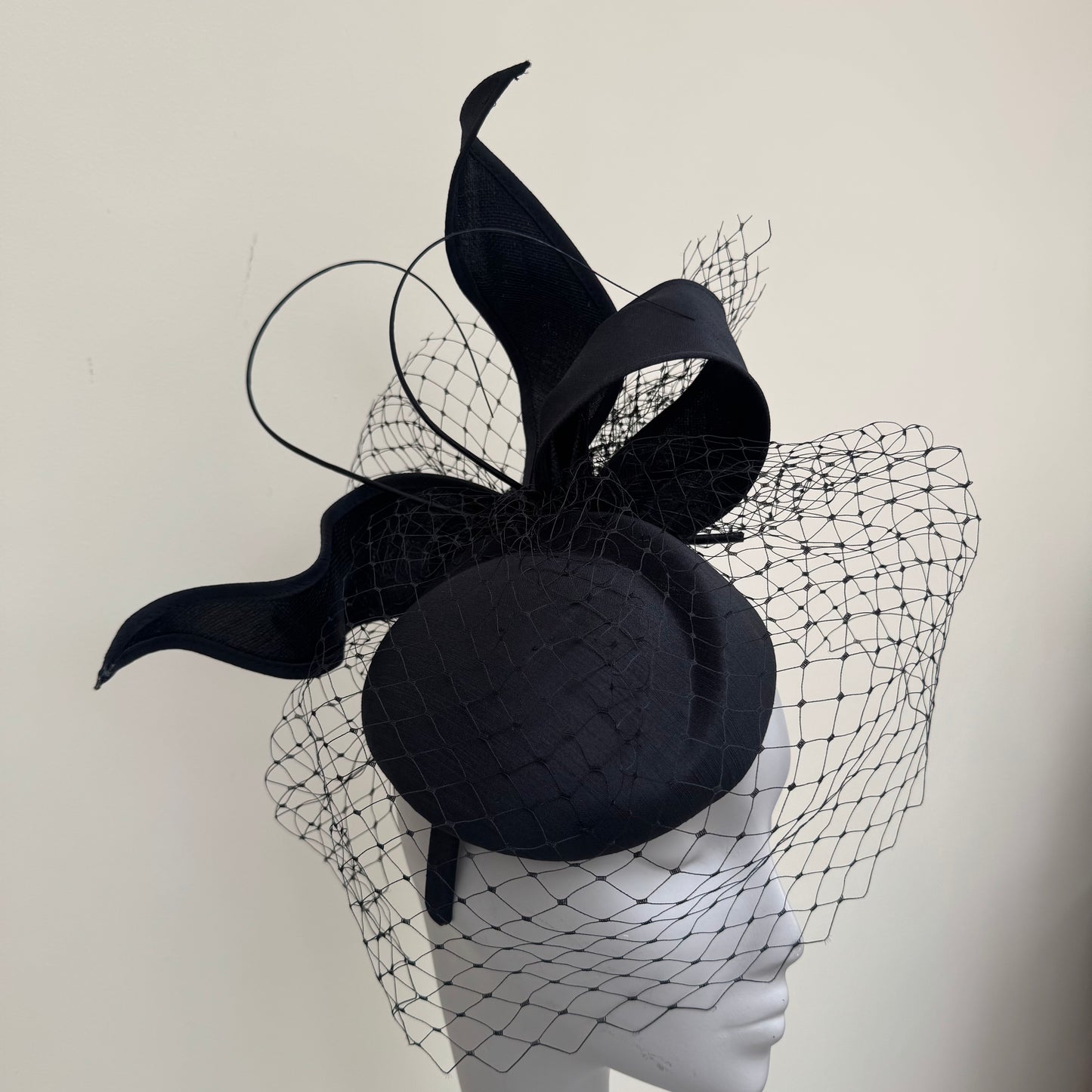 Nigel Rayment 23071 Black Pillbox Fascinator
