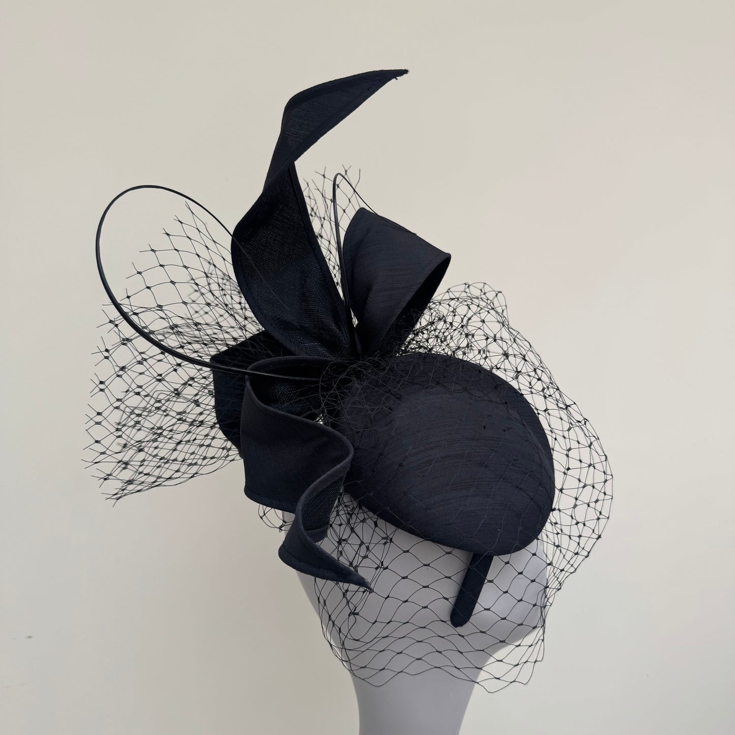 Nigel Rayment 23071 Black Pillbox Fascinator