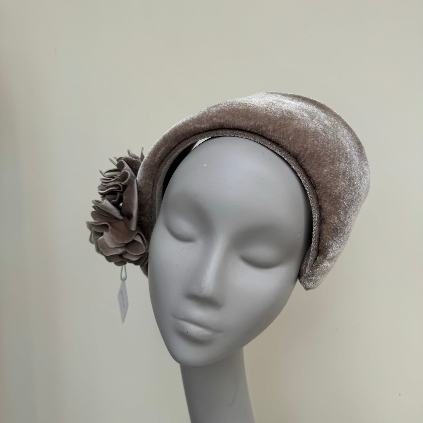 Max and Ellie ZF5 Champagne Velvet Headband Fascinator