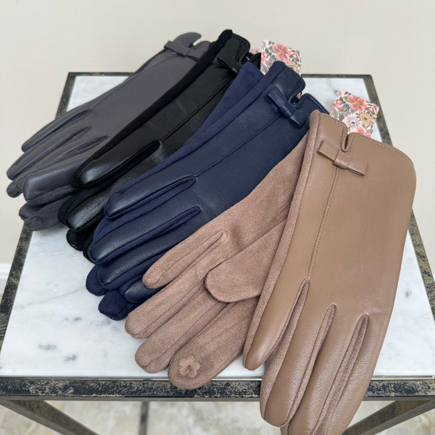 Leather Upper Gloves with Touchscreen Compatibility