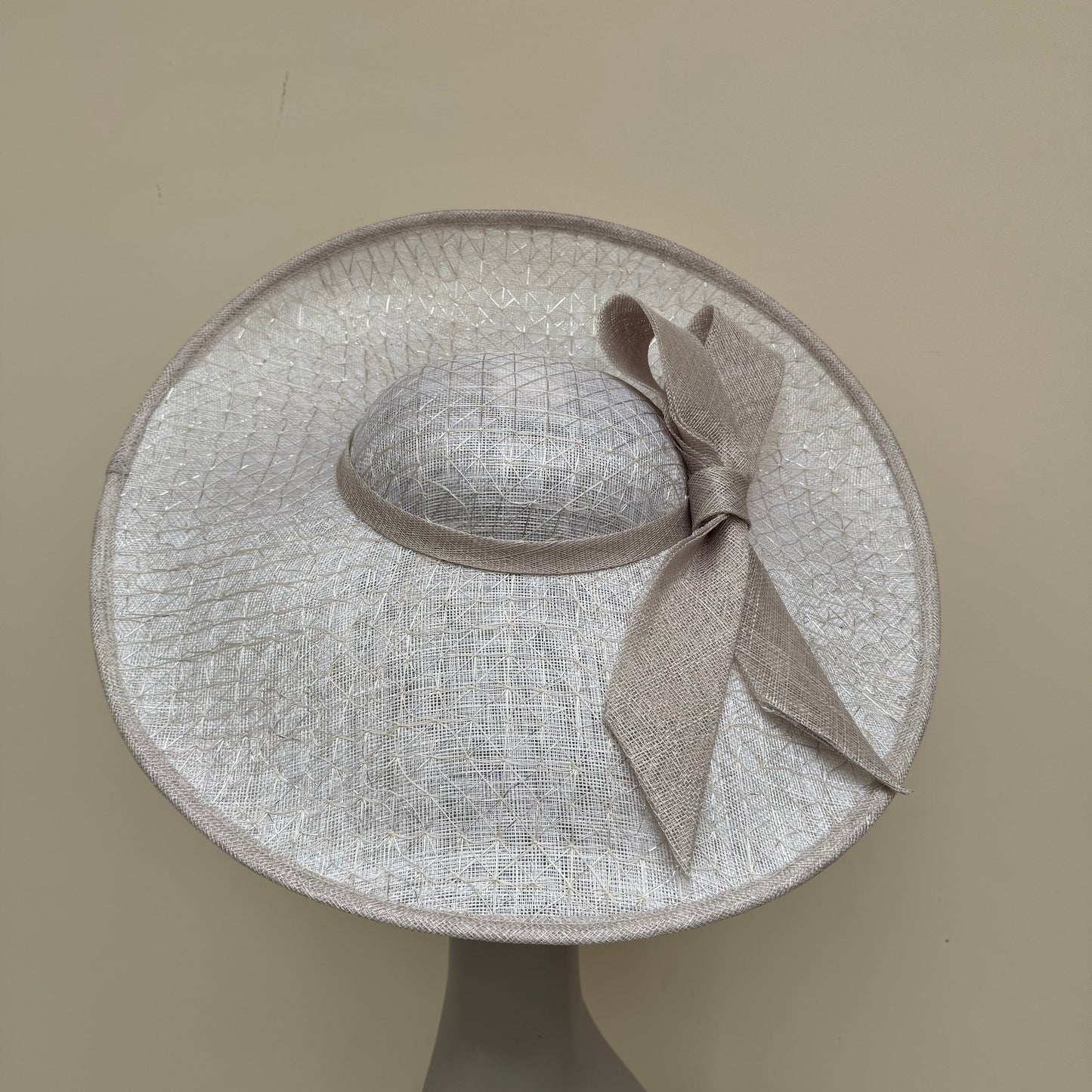Max and Ellie HD2 White and Lurex Quartz Bow Hatinator