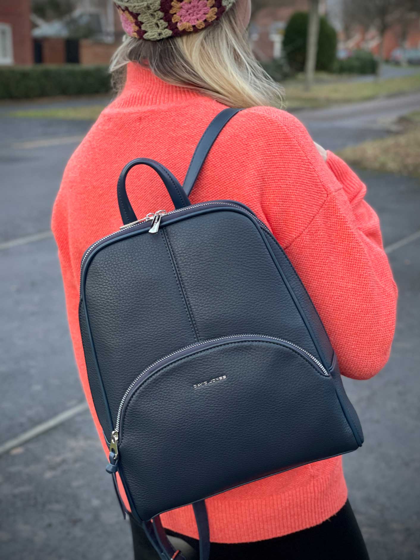 David Jones large back pack 6905-3