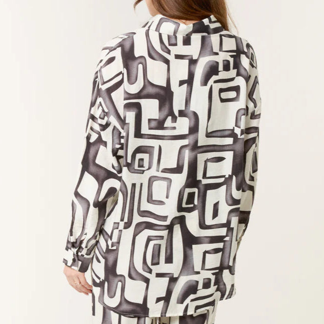 Shirt with abstract geometric print