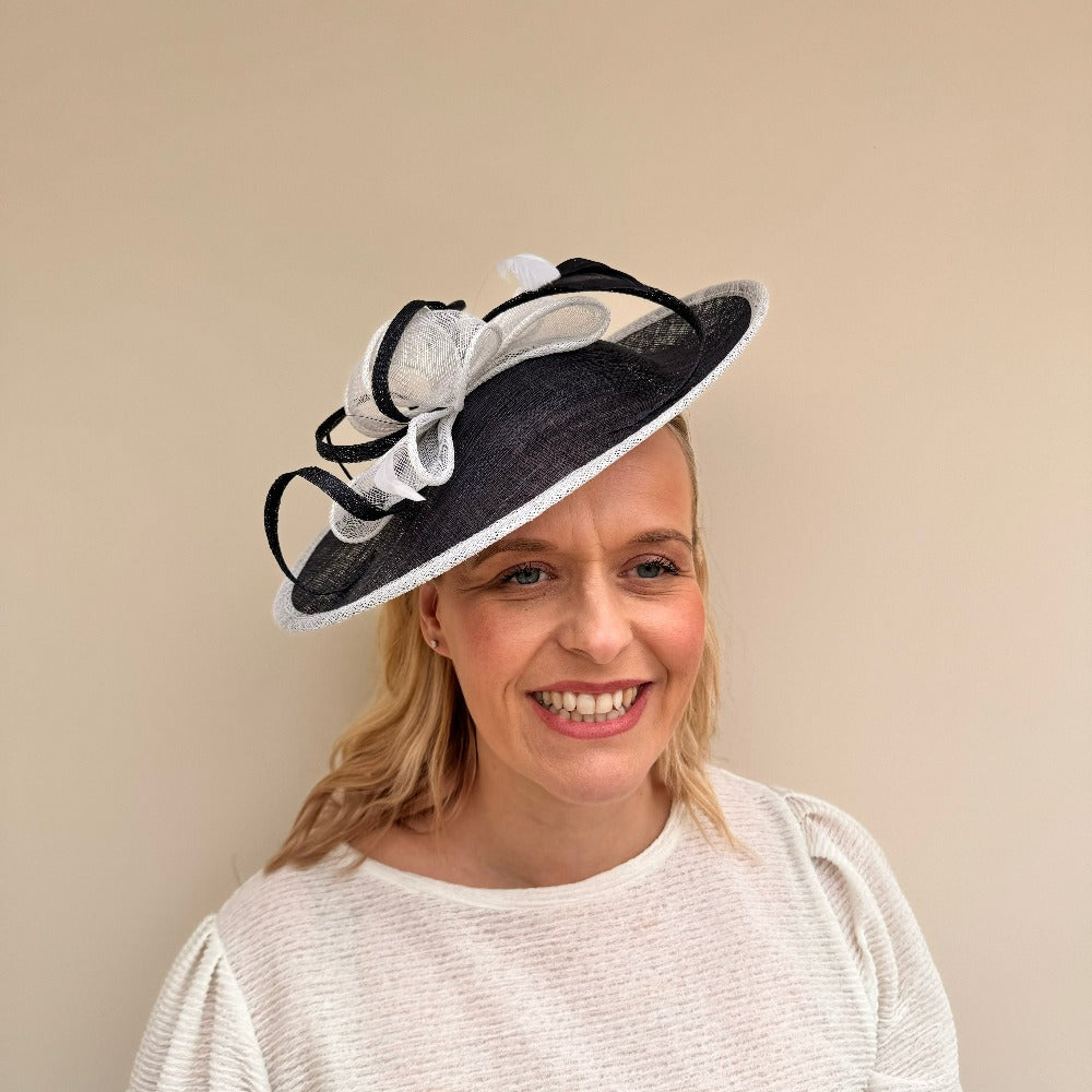 Max and Ellie AD1 Navy & White Hatinator Disc