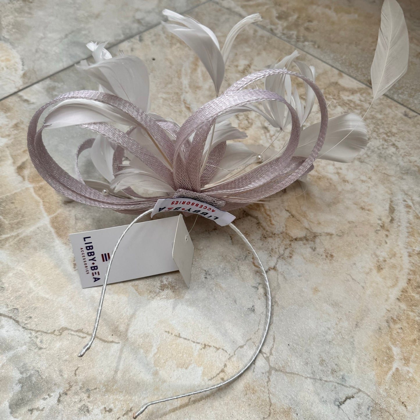 Libby Bea LB20/578 Feather and Pearl Fascinator