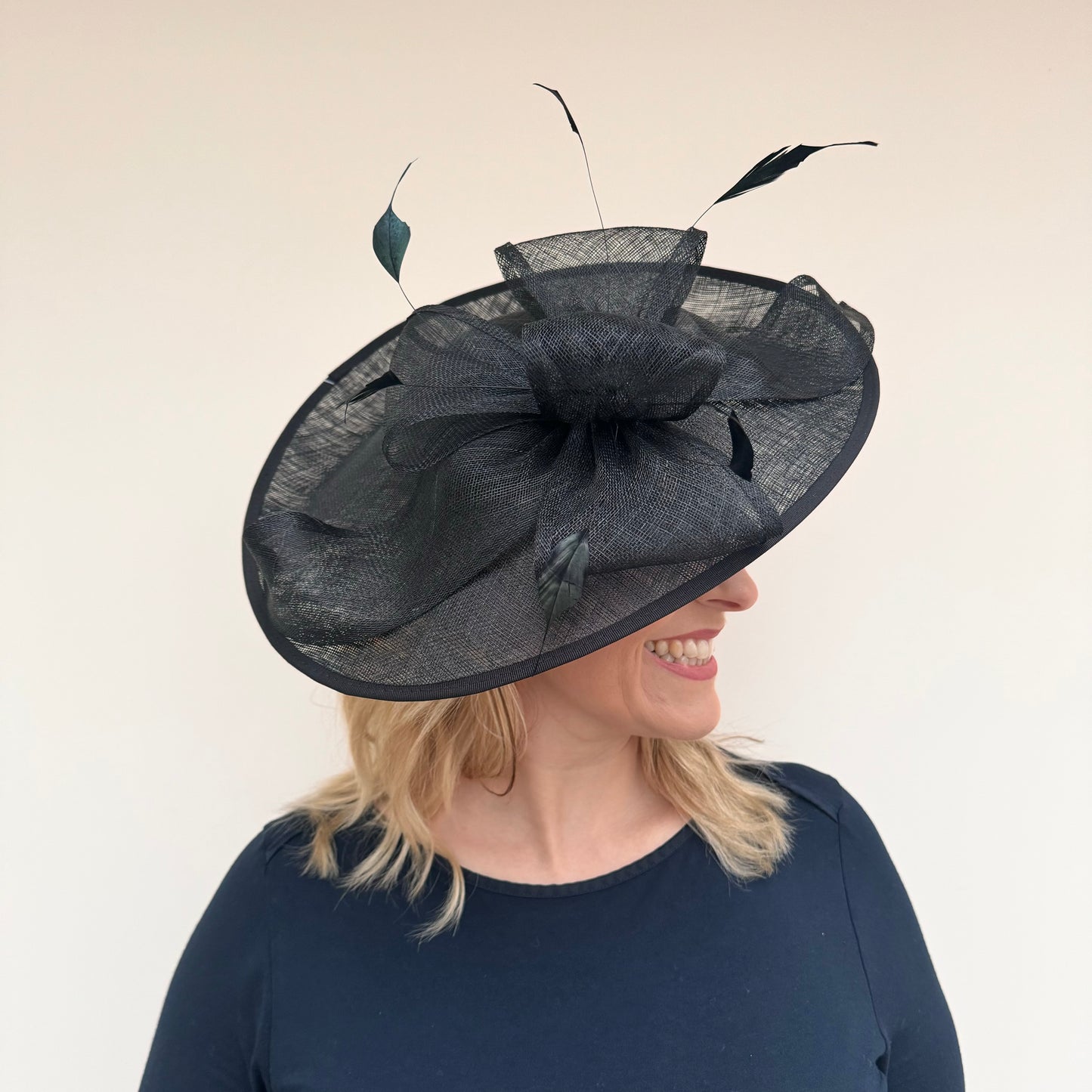 J Bees JB18/100 Hatinator in Black
