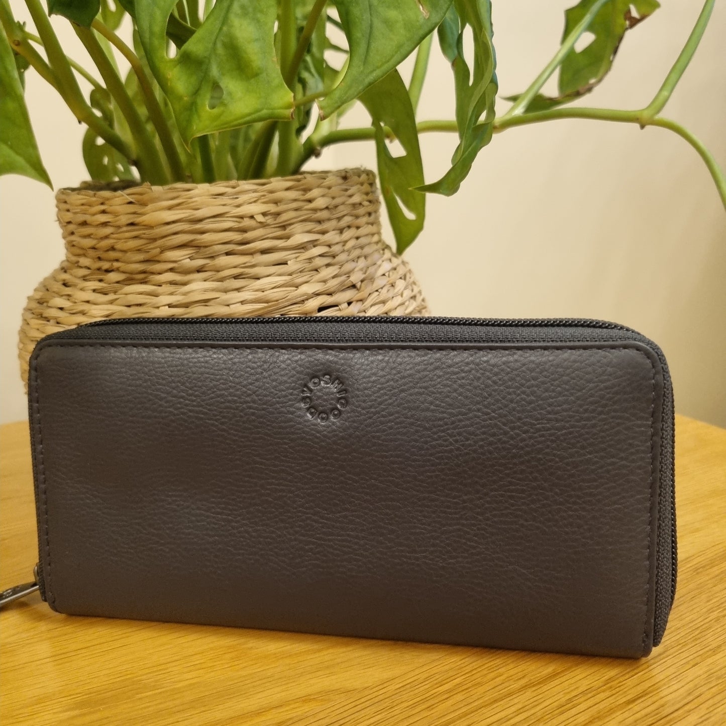 Yoshi Baxter Zip Around Purse Y1257