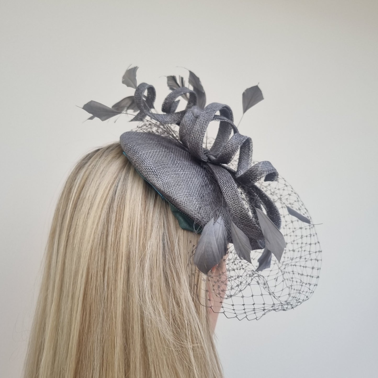 Max and Ellie DD2 Pillbox with veil