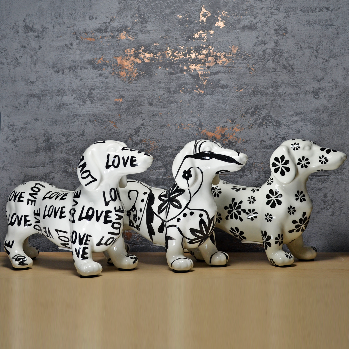 B/W Ted The Teckel Money box