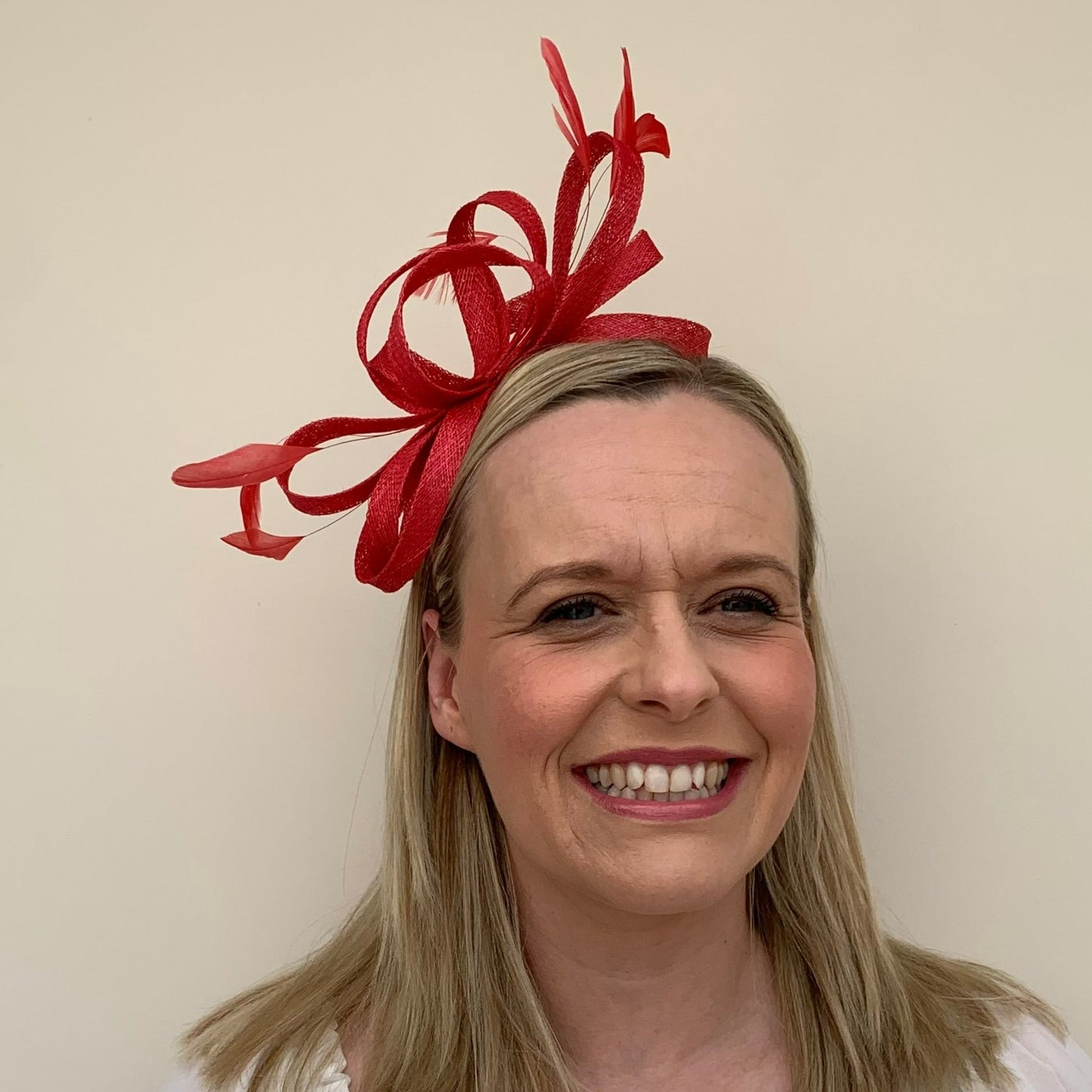 J Bees JB22/238 Fascinator on Headband In Reds