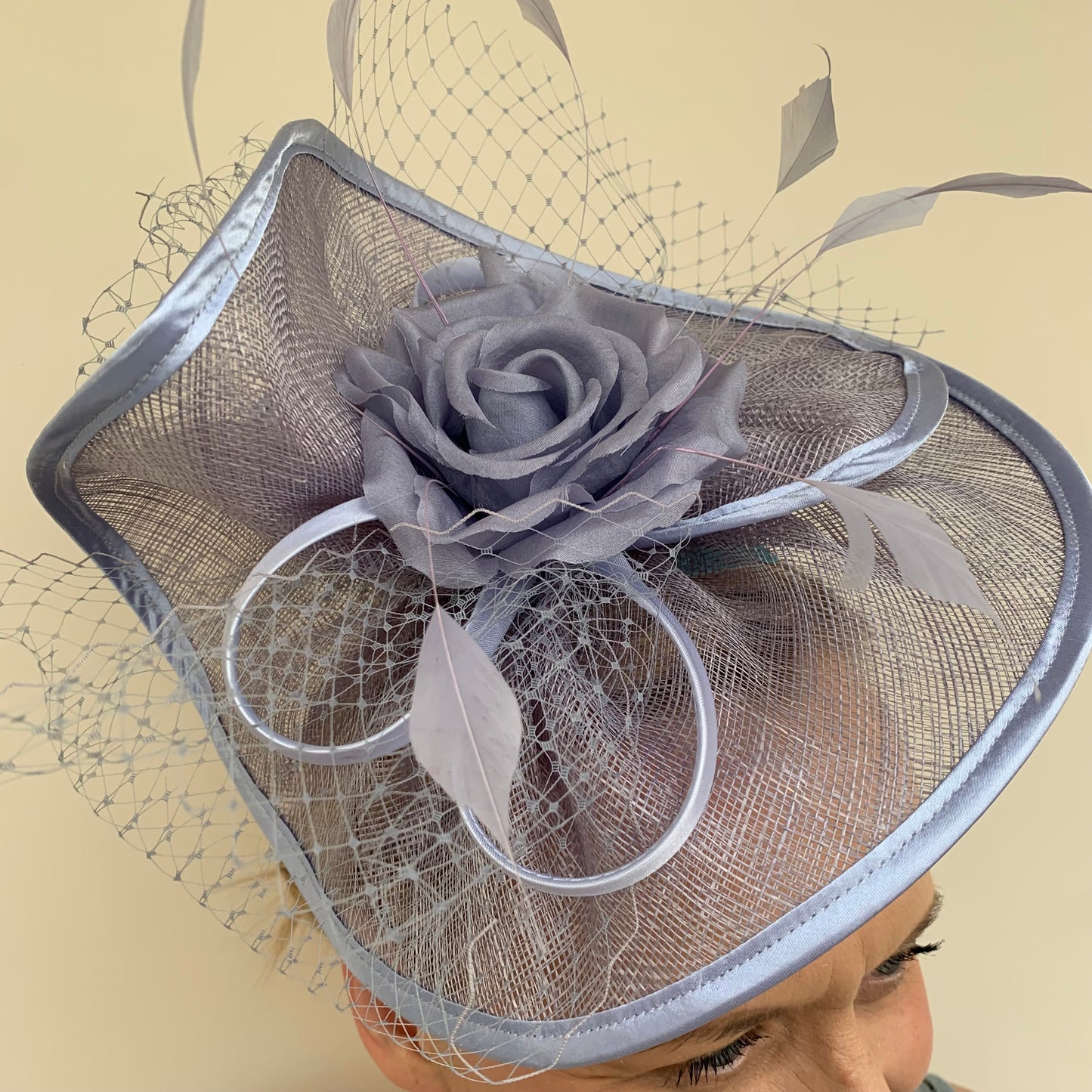 Max and Ellie ED3 Fascinator