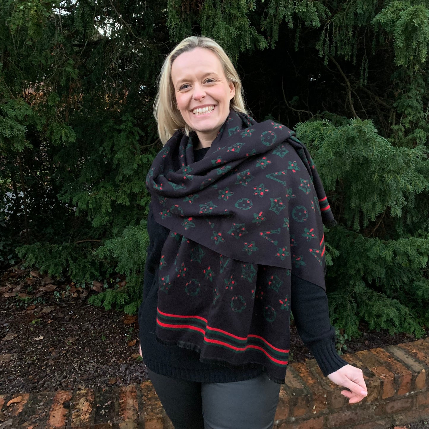 Multi Edged Border Pashmina