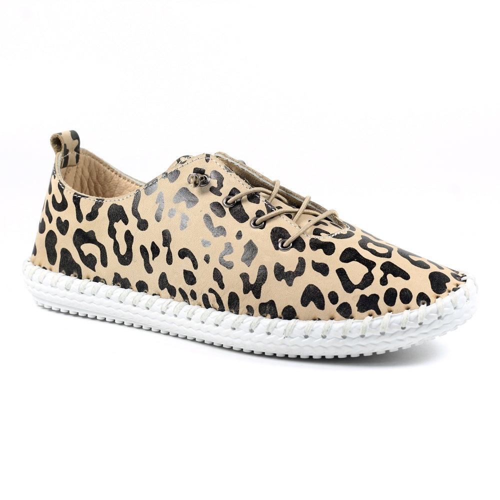 Lunar St Ives Leather Plimsole